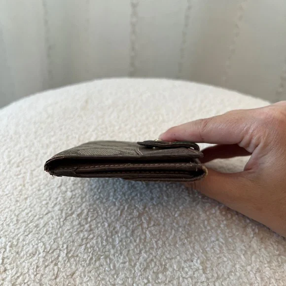 Authentic Gucci Wallet Color Brown Bi-fold GG Sherry line - Picture 2 of 11